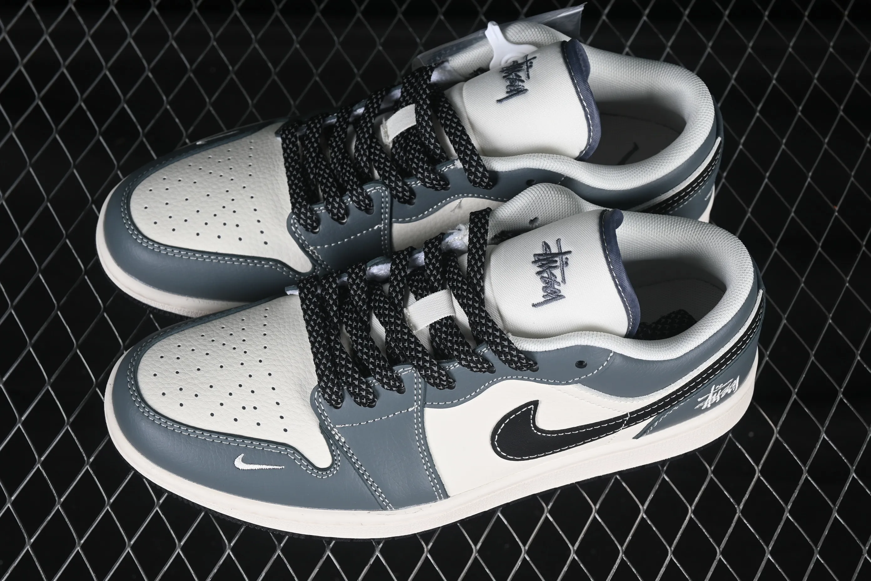 All categories Air Jordan Jordan series basketball shoes Air Jordan 1 Low high-end customized low-top sneakers Air Jordan 1 Low AJ1 Joe 1 Stussy co-branded blue gray high-end customized low-top retro basketball shoes XX3318-506